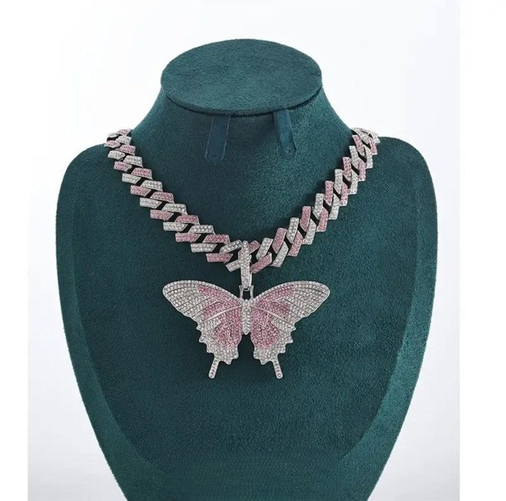 Collar Cubano con Mariposa de Cristales - Cadena Premium con Colgante